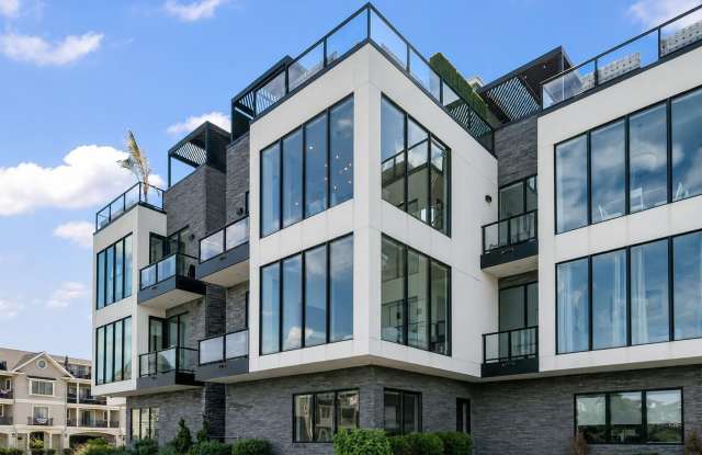 200 Ocean Avenue N Gallery 2