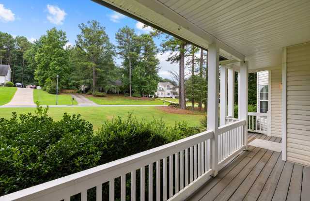 Wow! Newly renovated 4 bedroom 2.5 bathroom home is Sharpsburg! Gallery 3