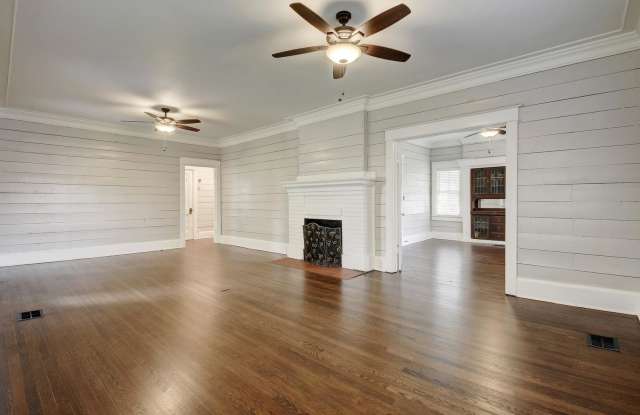 6bed/3bath house in West Campus - Walk to UT Gallery 4