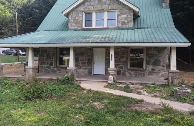 Coming Soon: House on AppleCart Stop! photos photos