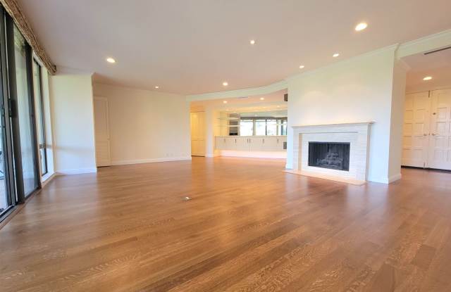 Newly Renovated Condo with Stunning Golf Course View and Home Office Available Now! Gallery 4