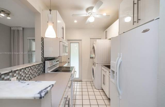 1029 NE 113 St photos photos