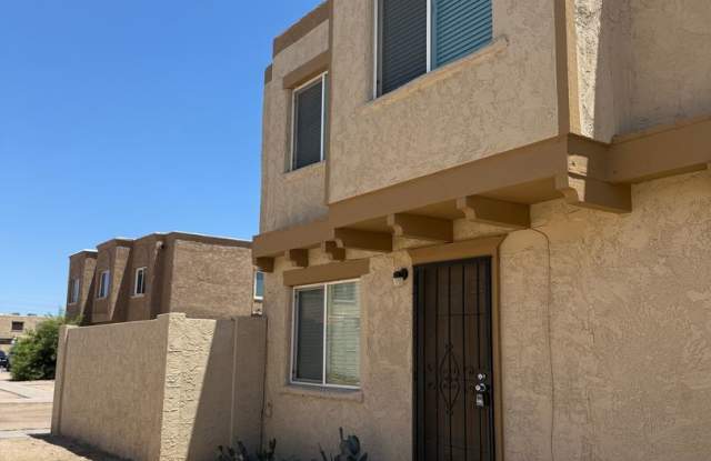 48th St and Broadway, Remodeled 3 bed, 1 bath, Water, sewer, trash included - 4023 South 44th Way, Phoenix, AZ 85040 48th St and Broadway, Remodeled 3 bed, 1 bath, Water, sewer, trash included - 4023 South 44th Way, Phoenix, AZ 85040