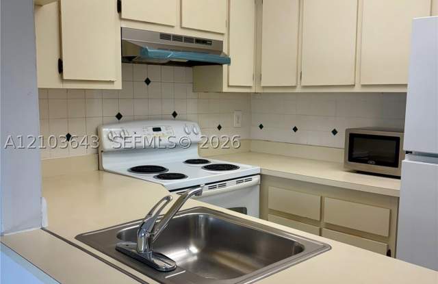 10023 Winding Lake Rd Gallery 3