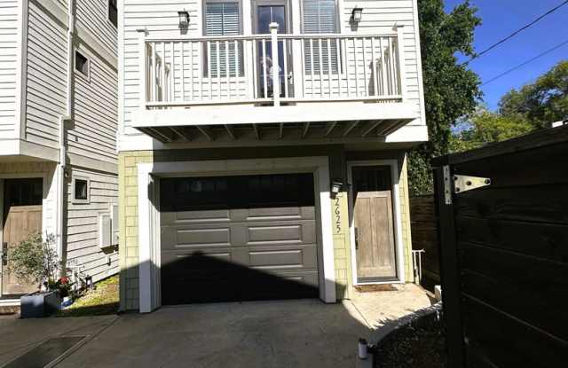 Spacious 4-Bedroom Home with Private In-Law Suite in Sacramento Gallery 1