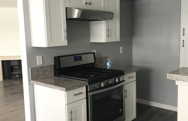 10920 Moorpark St - 10920 Moorpark Street, Los Angeles, CA 91602