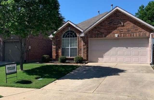 943 Golden Grove Dr - 943 Golden Grove Drive, Lewisville, TX 75067