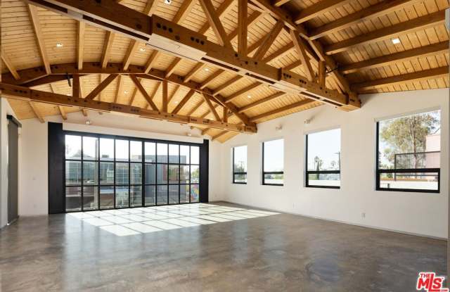 617 Rose Ave Gallery 1