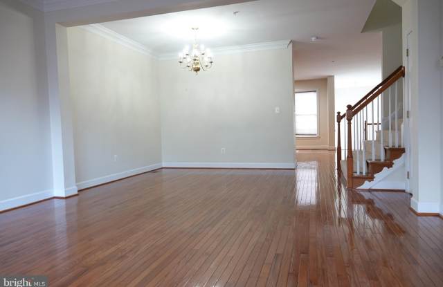 1112 PLEASANT Drive Gallery 2