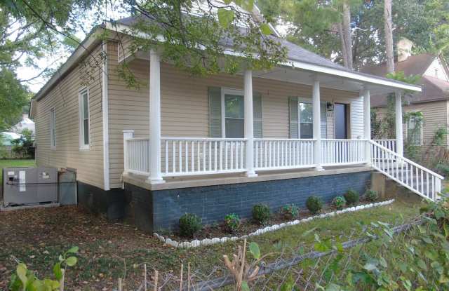 511 Oshaughnessy Avenue Gallery 1