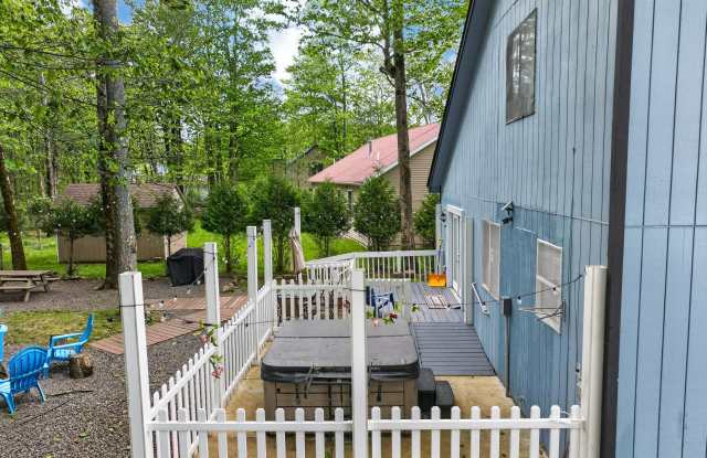 3335 Woodland Drive Gallery 4