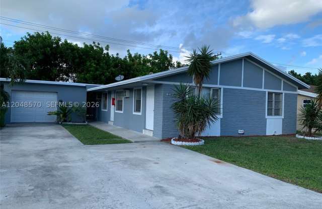 6317 SW 18th St photos photos