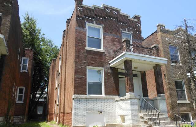 SPACIOUS 4 Bed 2 Bath House! Gallery 1