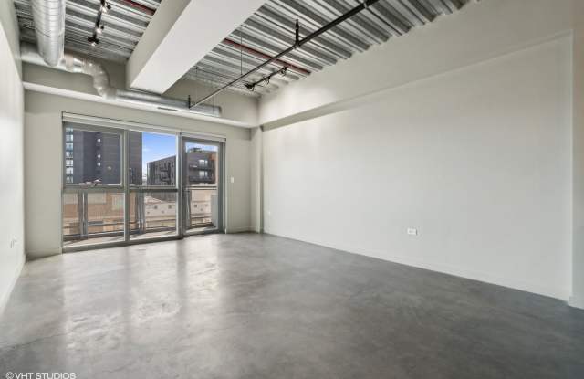 1255 N Milwaukee Ave Gallery 1