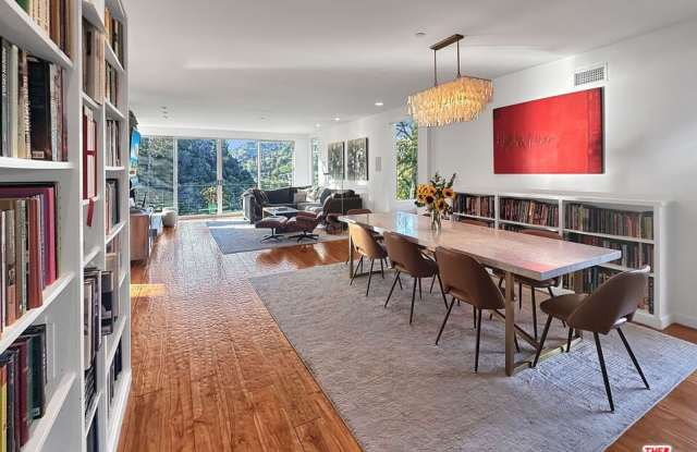 8265 Mannix Dr Gallery 3