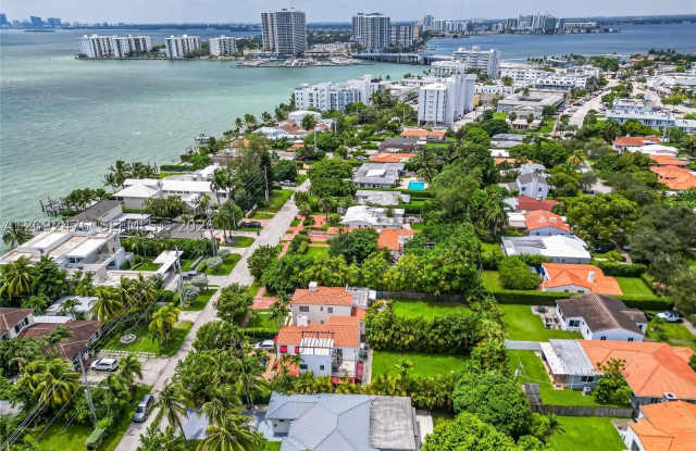 1749 Bay Dr Gallery 3