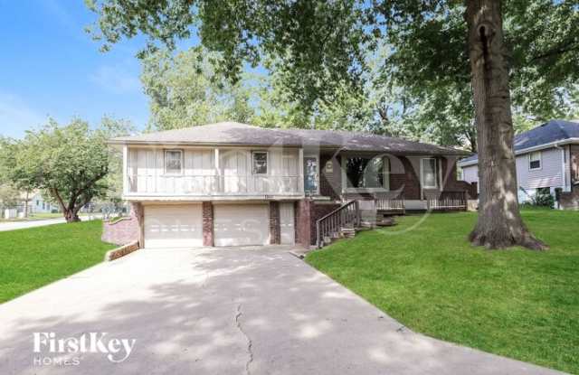 1343 Southwest Horizon Drive - 1343 Southwest Horizon Drive, Blue Springs, MO 64015