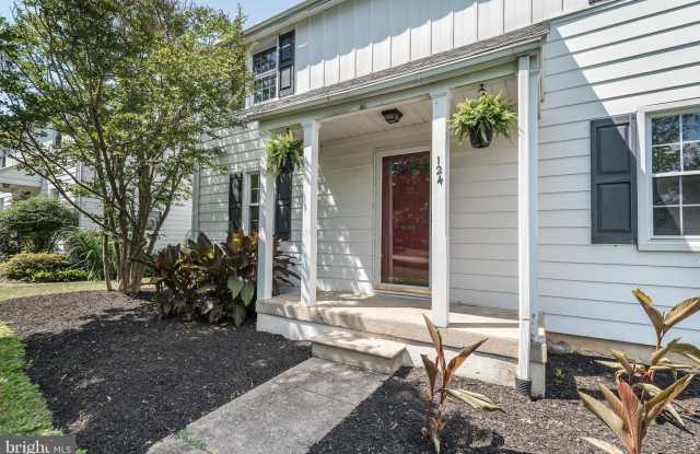 124 E LAKE AVENUE Gallery 3