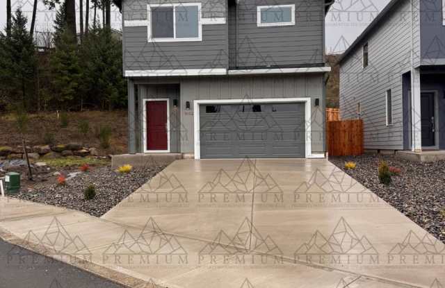3 BED 2.5 BATH NEW BUILD! - 1002 Warco Drive, Cascade Locks, OR 97014