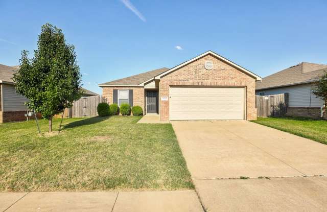 Charming 3-Bedroom, 2-Bath Home Near Lake Hefner  OKC Airport! photos photos