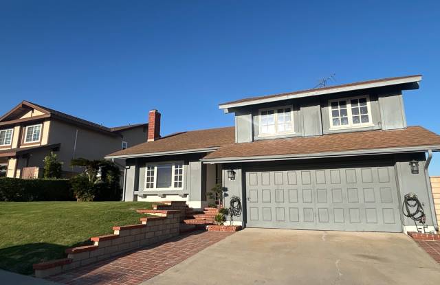 Rare opportunity to lease a 4-bedroom home featuring oversized bedrooms, scenic hilltop city views, and distinctive vintage 1970s style. Spacious floor plan, abundant natural light, and a quiet elevated setting. photos photos