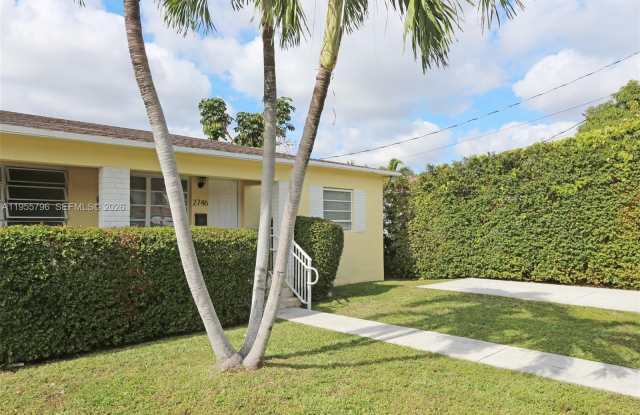 2746 SW 32nd Ct photos photos