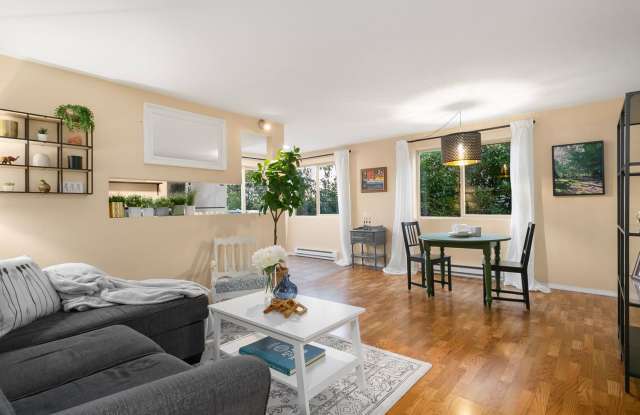 2 bed 2 bath Stadium District Condo! - 226 Broadway, Tacoma, WA 98402