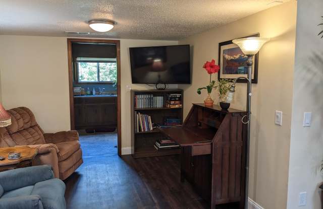 9001 Mahogany Row Southeast - B Gallery 4