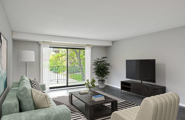 Laurel West End Gallery 3