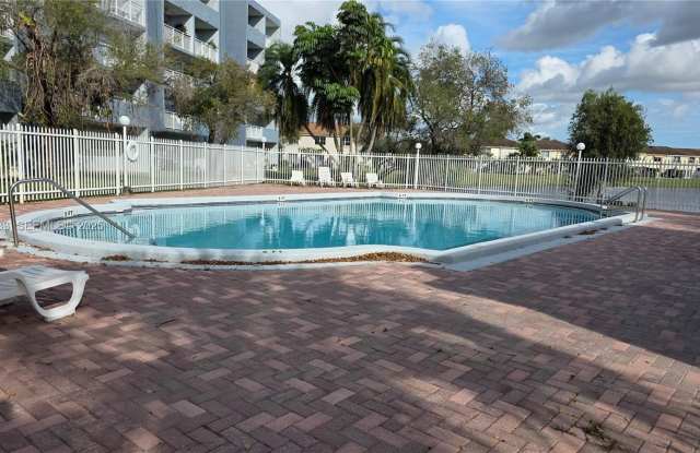 9375 Fontainebleau Blvd - 9375 Fontainebleau Boulevard, Fountainebleau, FL 33172