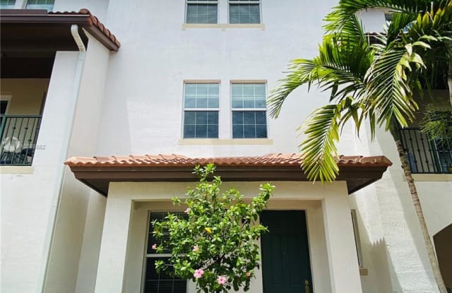 2661 SW 118th Rd - 2661 Southwest 118th Avenue, Miramar, FL 33025