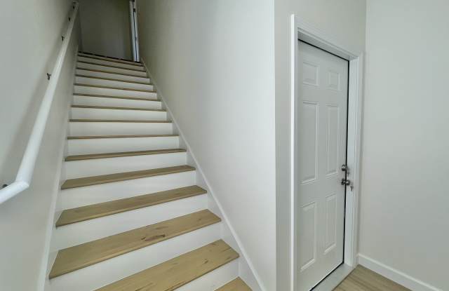508 Park St Apt B Gallery 2