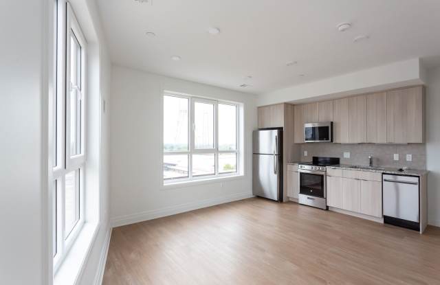 Modern Living Along Georgia Avenue in Northwest DC - All Utilities Included Gallery 4