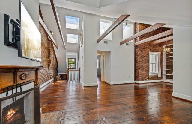 Available Now! Georgetown! Professionally Managed High End 1 Bed/ 1 Bath Condo photos photos