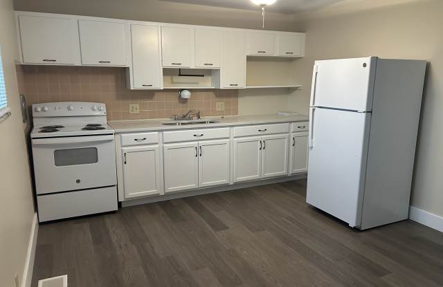 1555 Stanford Road - 1555 Stanford Road, Upper Arlington, OH 43212 1555 Stanford Road - 1555 Stanford Road, Upper Arlington, OH 43212