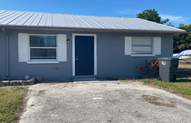 Fully Remodeled 2/2 Villa, Stainless, Granite Fully Tiled! WIFI Included! photos photos