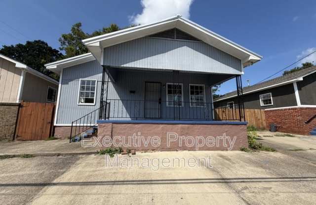 5406 Avenue D Gallery 1