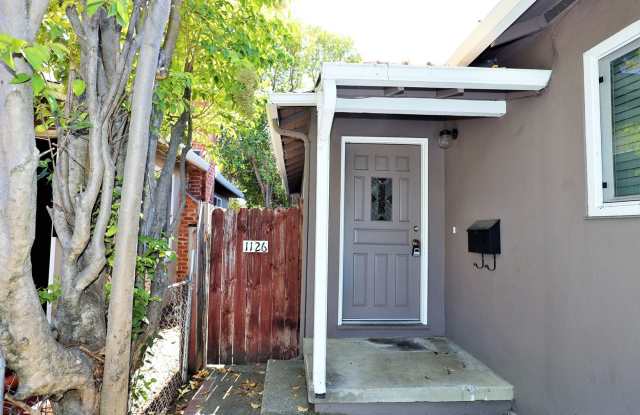 Beautifully updated 2 bed/1 bath Duplex in Redwood City with yard Available NOW! photos photos