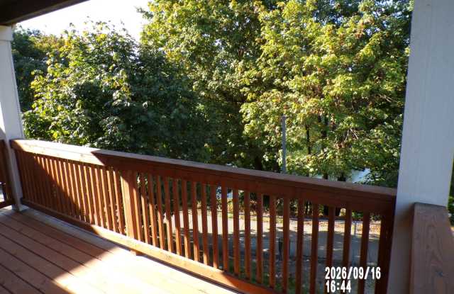 LIVE ON THE WILLAMETTE RIVER - *$300 OFF 1 full month Gallery 4
