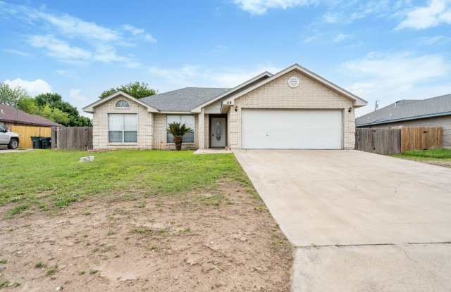 Spacious 3 Bedroom, 2 Bath Home on Quiet Dead-End Street photos photos