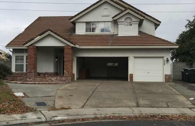 Spacious Two-Story Home 4 bedrooms, 3 bathrooms. photos photos
