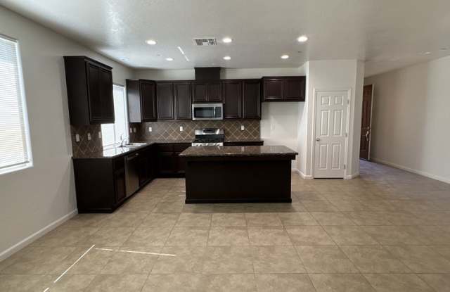 Beautiful Home! Now Available! Gallery 4