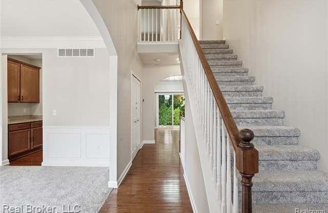 26978 Maxwell Court Gallery 3