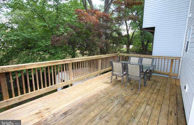 2062 LAKE GROVE Court Gallery 3