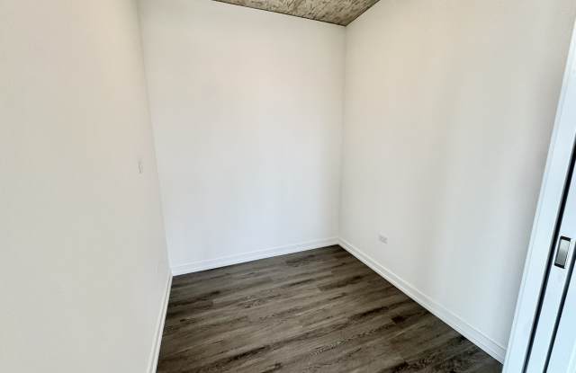 461 W Chicago Ave Gallery 3