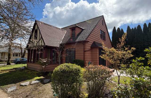 4 bedroom, 2.5 bath house in the heart of Corvallis photos photos