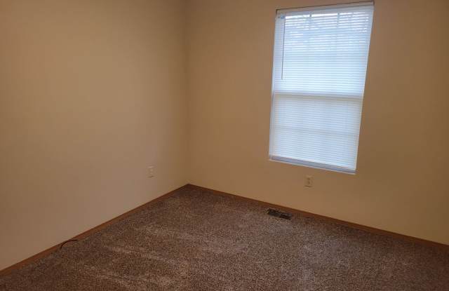 3 Bedroom 2 Bath Close To Missouri State University $1295 photos photos