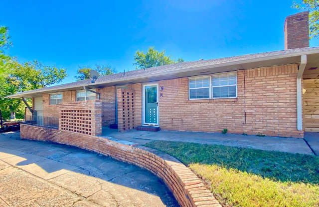 Large 3 Bed 2 Bath off NW 63rd  N. Villa in OKC photos photos
