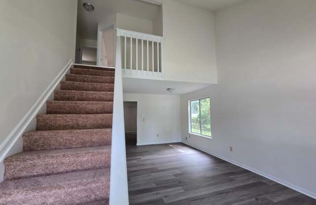 1417 S FARMVIEW DR Gallery 3