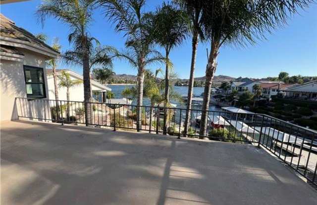 Stunning Lakefront Retreat in Gated Canyon Lake photos photos